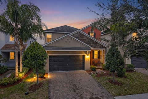 House in Brandon, Florida 5 bedrooms, 233 sq.m. № 2116354