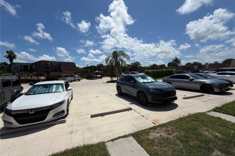 Touwnhouse à vendre à Palm Springs, Floride: 3 chambres, 143.07 m2 № 2084393 - photo 22