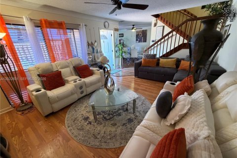 Touwnhouse à vendre à Palm Springs, Floride: 3 chambres, 143.07 m2 № 2084393 - photo 7