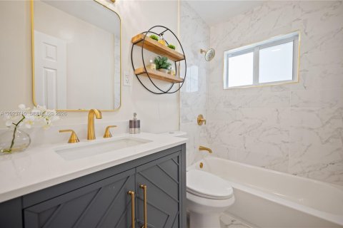 Villa ou maison à vendre à Miami, Floride: 4 chambres, 160.07 m2 № 2084850 - photo 22