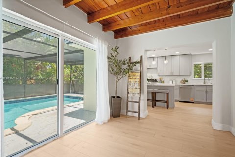 Villa ou maison à vendre à Miami, Floride: 4 chambres, 160.07 m2 № 2084850 - photo 9