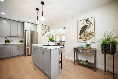 Villa ou maison à vendre à Miami, Floride: 4 chambres, 160.07 m2 № 2084850 - photo 14