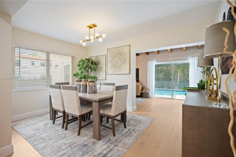 Villa ou maison à vendre à Miami, Floride: 4 chambres, 160.07 m2 № 2084850 - photo 4