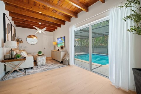 Villa ou maison à vendre à Miami, Floride: 4 chambres, 160.07 m2 № 2084850 - photo 8