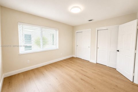 Villa ou maison à vendre à Miami, Floride: 4 chambres, 160.07 m2 № 2084850 - photo 21