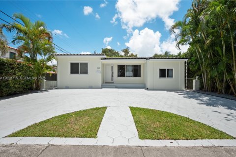 Villa ou maison à Miami, Floride 4 chambres, 160.07 m2 № 2084850
