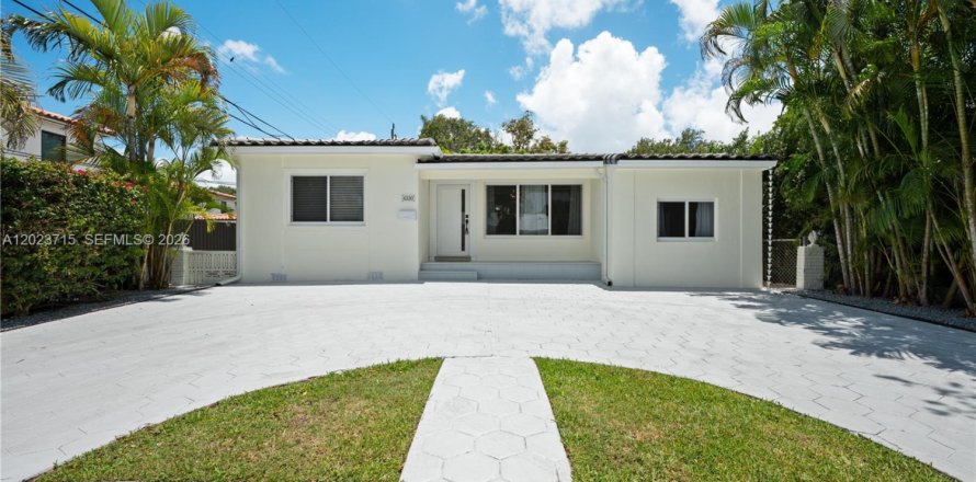 Villa ou maison à Miami, Floride 4 chambres, 160.07 m2 № 2084850