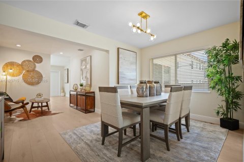 Villa ou maison à vendre à Miami, Floride: 4 chambres, 160.07 m2 № 2084850 - photo 5