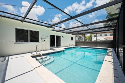 Villa ou maison à vendre à Miami, Floride: 4 chambres, 160.07 m2 № 2084850 - photo 25