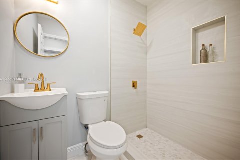 Villa ou maison à vendre à Miami, Floride: 4 chambres, 160.07 m2 № 2084850 - photo 24