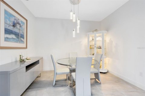 Casa en venta en Oakland, Florida, 3 dormitorios, 185.8 m2 № 1881332 - foto 13