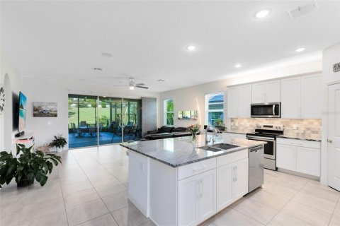 Casa en venta en Oakland, Florida, 3 dormitorios, 185.8 m2 № 1881332 - foto 2
