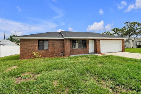 House in Deltona, Florida 3 bedrooms, 102.75 sq.m. № 1845025 - photo 2