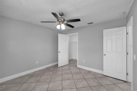 House in Deltona, Florida 3 bedrooms, 102.75 sq.m. № 1845025 - photo 23