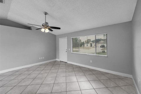 House in Deltona, Florida 3 bedrooms, 102.75 sq.m. № 1845025 - photo 14