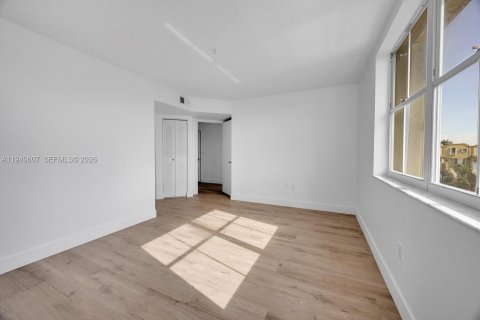 Купить таунхаус в Майами, Флорида 3 спальни, 144.93м2, № 2089217 - фото 16