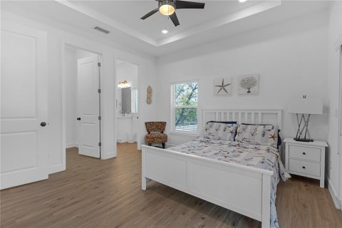House in Tampa, Florida 4 bedrooms, 278.71 sq.m. № 1795175 - photo 29