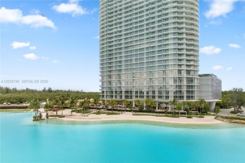 Condominio en alquiler en North Miami, Florida, 3 dormitorios, 197.88 m2 № 2085759 - foto 29