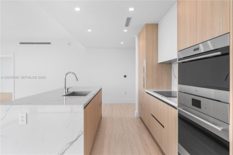 Condominio en alquiler en North Miami, Florida, 3 dormitorios, 197.88 m2 № 2085759 - foto 7