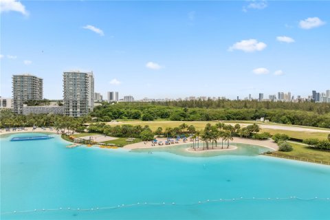 Condominio en alquiler en North Miami, Florida, 3 dormitorios, 197.88 m2 № 2085759 - foto 30