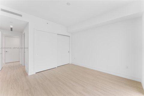 Condominio en alquiler en North Miami, Florida, 3 dormitorios, 197.88 m2 № 2085759 - foto 22