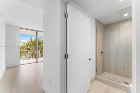 Condominio en alquiler en North Miami, Florida, 3 dormitorios, 197.88 m2 № 2085759 - foto 19