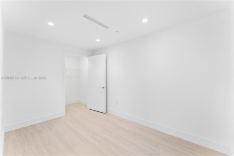 Condominio en alquiler en North Miami, Florida, 3 dormitorios, 197.88 m2 № 2085759 - foto 25