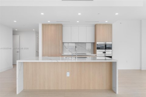 Condominio en alquiler en North Miami, Florida, 3 dormitorios, 197.88 m2 № 2085759 - foto 6