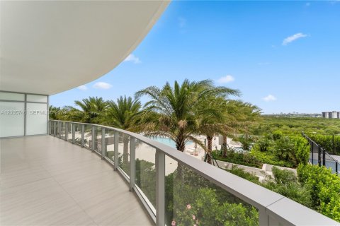 Condominio en alquiler en North Miami, Florida, 3 dormitorios, 197.88 m2 № 2085759 - foto 11