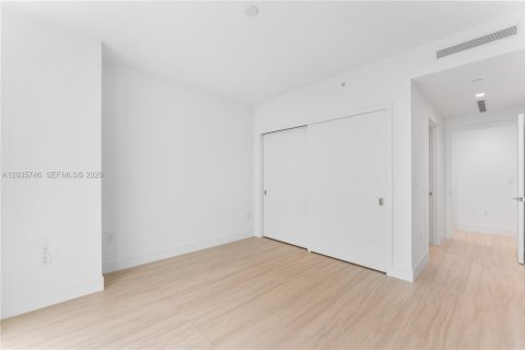 Condominio en alquiler en North Miami, Florida, 3 dormitorios, 197.88 m2 № 2085759 - foto 18