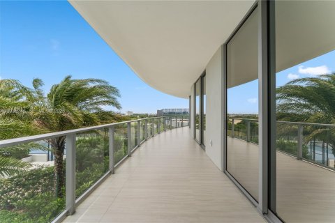 Condominio en alquiler en North Miami, Florida, 3 dormitorios, 197.88 m2 № 2085759 - foto 12