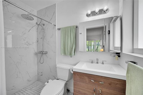 House in Lauderdale-by-the-Sea, Florida 2 bedrooms, 158.96 sq.m. № 1931294 - photo 20