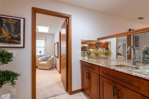 House in Tampa, Florida 3 bedrooms, 199.74 sq.m. № 2334012 - photo 9