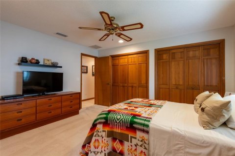House in Tampa, Florida 3 bedrooms, 199.74 sq.m. № 2334012 - photo 28