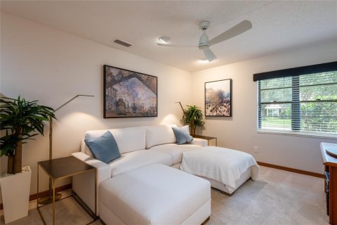 House in Tampa, Florida 3 bedrooms, 199.74 sq.m. № 2334012 - photo 13