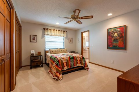 House in Tampa, Florida 3 bedrooms, 199.74 sq.m. № 2334012 - photo 29