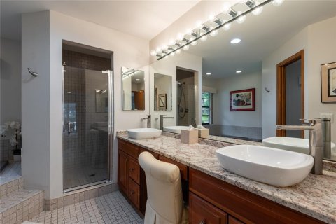 House in Tampa, Florida 3 bedrooms, 199.74 sq.m. № 2334012 - photo 25