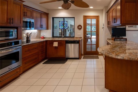 House in Tampa, Florida 3 bedrooms, 199.74 sq.m. № 2334012 - photo 20
