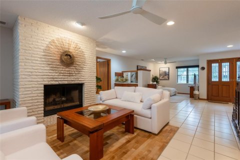 House in Tampa, Florida 3 bedrooms, 199.74 sq.m. № 2334012 - photo 16