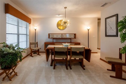 House in Tampa, Florida 3 bedrooms, 199.74 sq.m. № 2334012 - photo 5