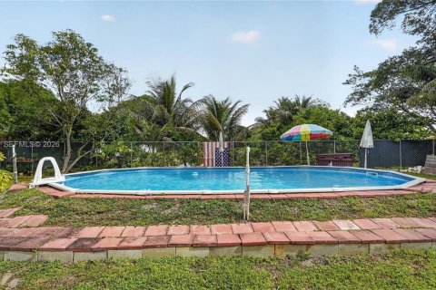 Casa en venta en Miami Gardens, Florida, 3 dormitorios, 199.83 m2 № 2185869 - foto 3
