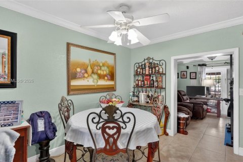 Casa en venta en Miami Gardens, Florida, 3 dormitorios, 199.83 m2 № 2185869 - foto 10