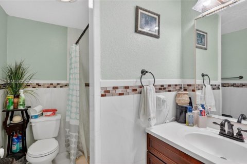 Casa en venta en Miami Gardens, Florida, 3 dormitorios, 199.83 m2 № 2185869 - foto 17