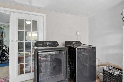 Casa en venta en Miami Gardens, Florida, 3 dormitorios, 199.83 m2 № 2185869 - foto 19