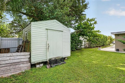Casa en venta en Miami Gardens, Florida, 3 dormitorios, 199.83 m2 № 2185869 - foto 24