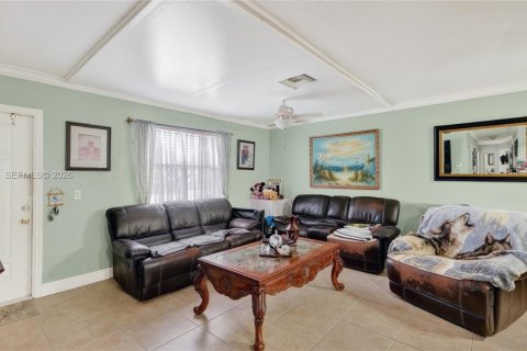 Casa en venta en Miami Gardens, Florida, 3 dormitorios, 199.83 m2 № 2185869 - foto 8