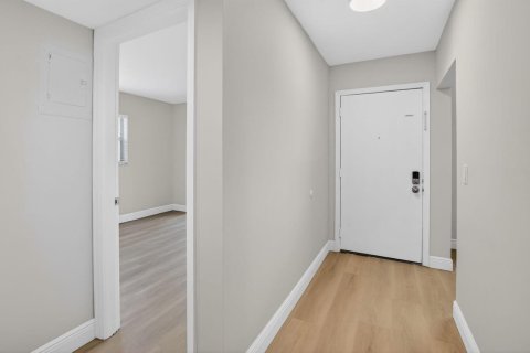 Купить кондоминиум в Бока-Ратон, Флорида 3 комнаты, 130.06м2, № 2246246 - фото 3