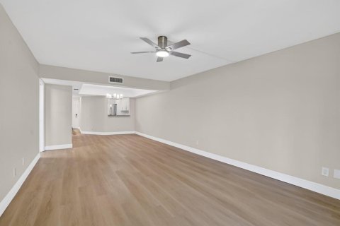 Купить кондоминиум в Бока-Ратон, Флорида 3 комнаты, 130.06м2, № 2246246 - фото 12