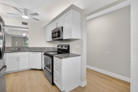 Купить кондоминиум в Бока-Ратон, Флорида 3 комнаты, 130.06м2, № 2246246 - фото 14