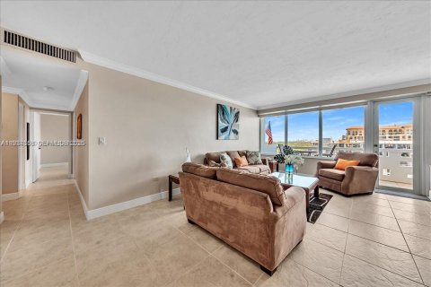 Купить кондоминиум в Холливуд, Флорида 2 спальни, 104.05м2, № 1995603 - фото 10